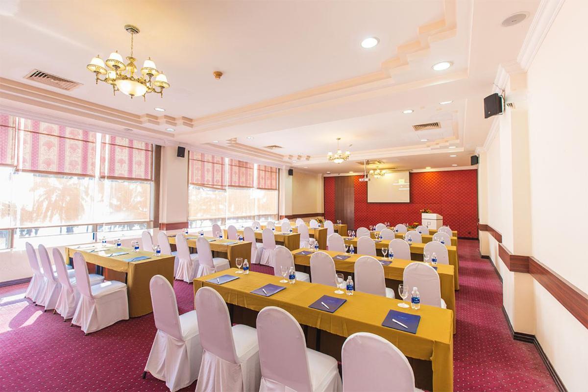 Yasaka Saigon Nha Trang Hotel&Spa Bagian luar foto