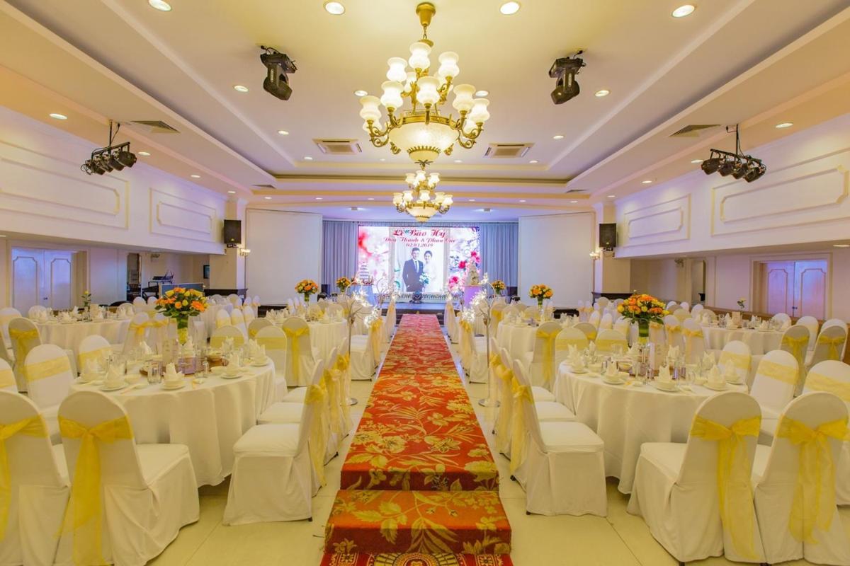 Yasaka Saigon Nha Trang Hotel&Spa Bagian luar foto